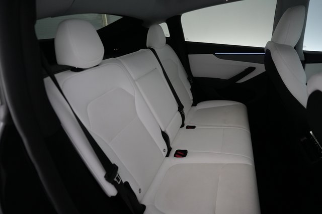 2026 Tesla Model Y — photo 4 of 20