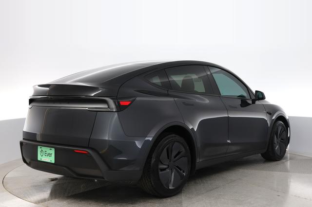 2026 Tesla Model Y — photo 2 of 20