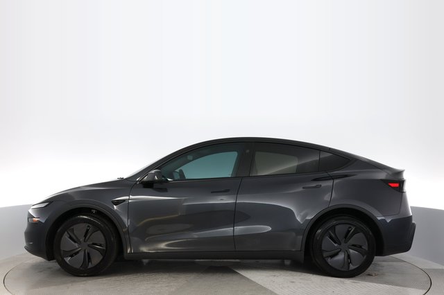 2026 Tesla Model Y — photo 12 of 20