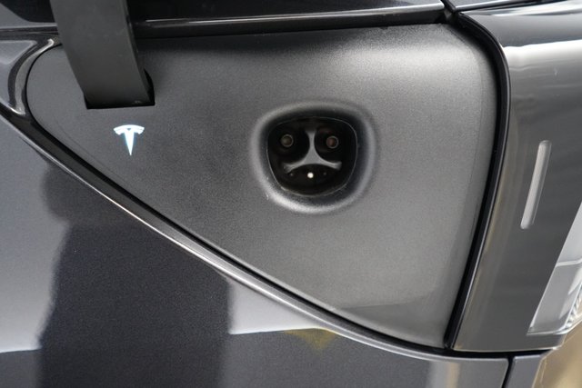 2026 Tesla Model Y — photo 8 of 20