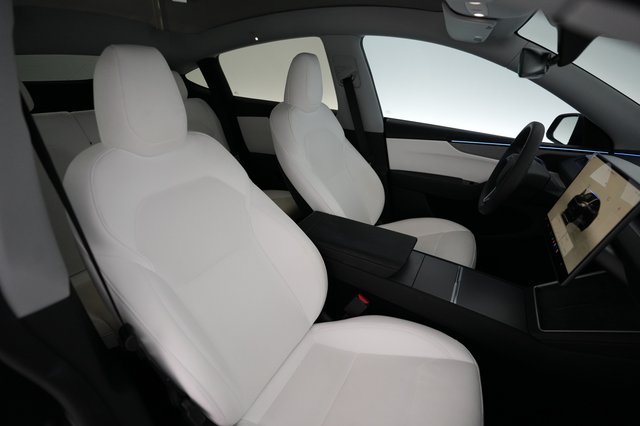 2026 Tesla Model Y — photo 16 of 20