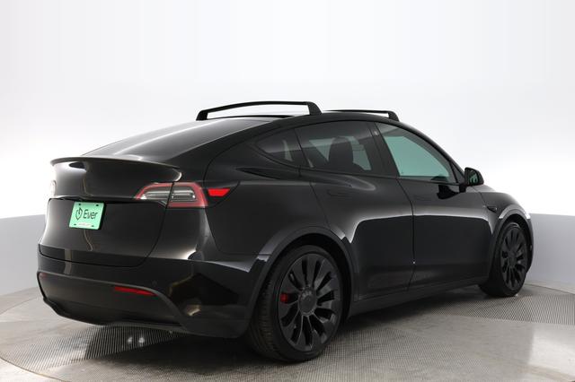 2022 Tesla Model Y — photo 2 of 25