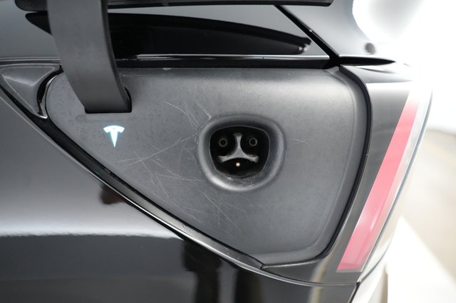 2022 Tesla Model Y — photo 8 of 25