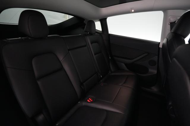 2022 Tesla Model Y — photo 4 of 25