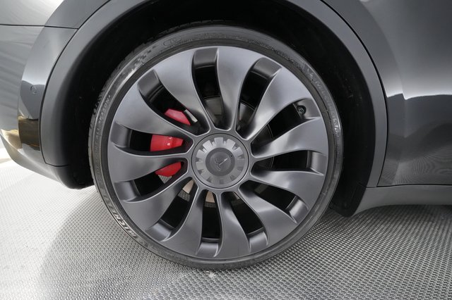 2022 Tesla Model Y — photo 15 of 25