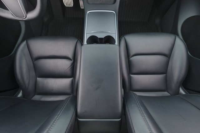 2022 Tesla Model Y — photo 19 of 25