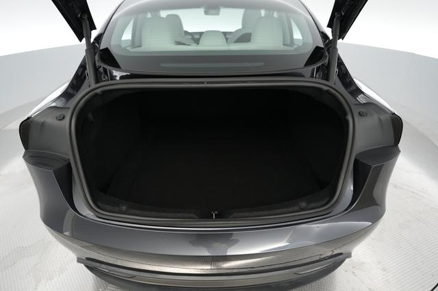 2025 Tesla Model 3 — photo 6 of 23