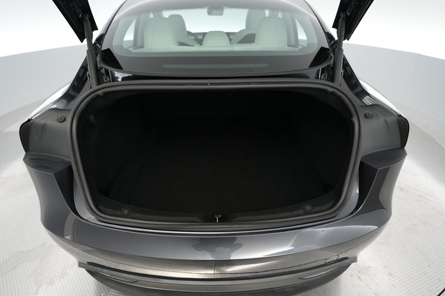 2025 Tesla Model 3 — photo 6 of 23
