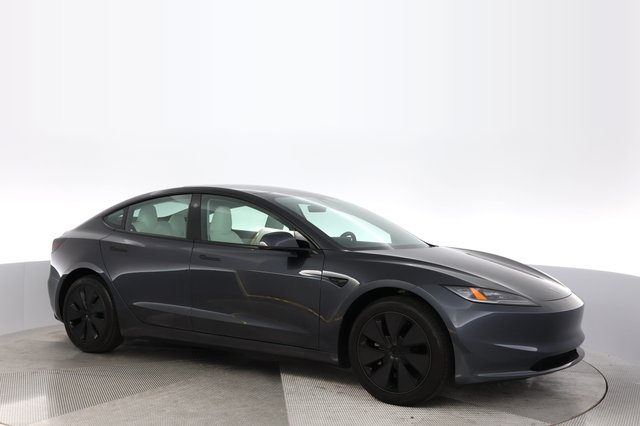2025 Tesla Model 3 — photo 11 of 23
