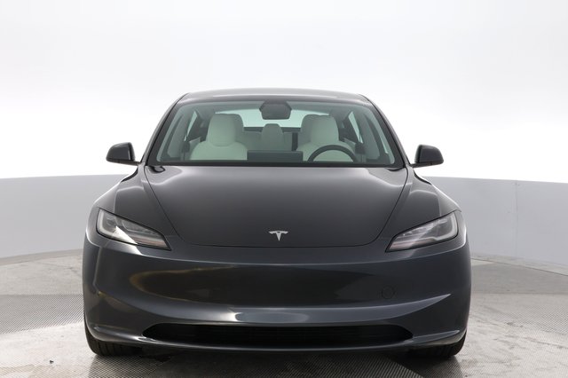 2025 Tesla Model 3 — photo 9 of 23