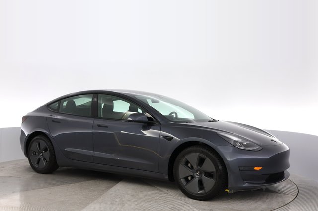 2022 Tesla Model 3 — photo 11 of 24
