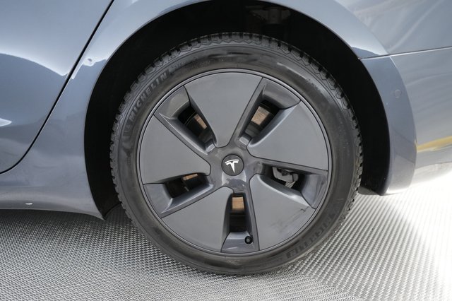 2022 Tesla Model 3 — photo 7 of 24