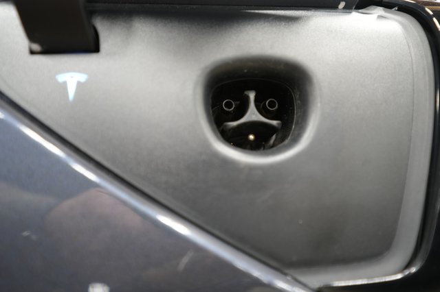 2022 Tesla Model 3 — photo 8 of 24