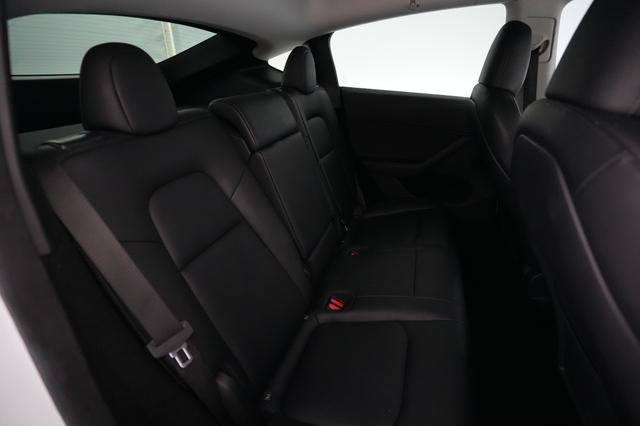 2023 Tesla Model Y — photo 4 of 21