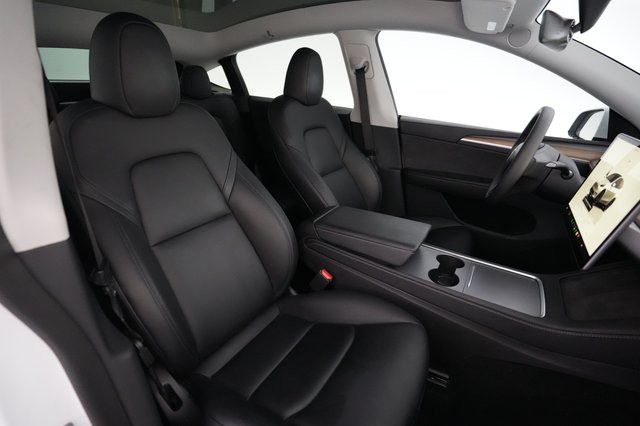 2023 Tesla Model Y — photo 16 of 21