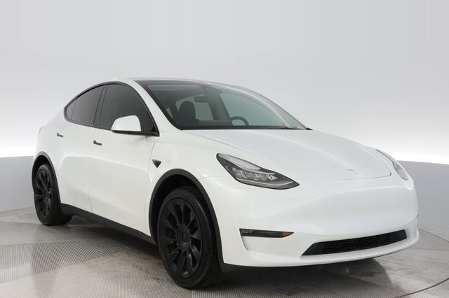 2023 Tesla Model Y — photo 9 of 21