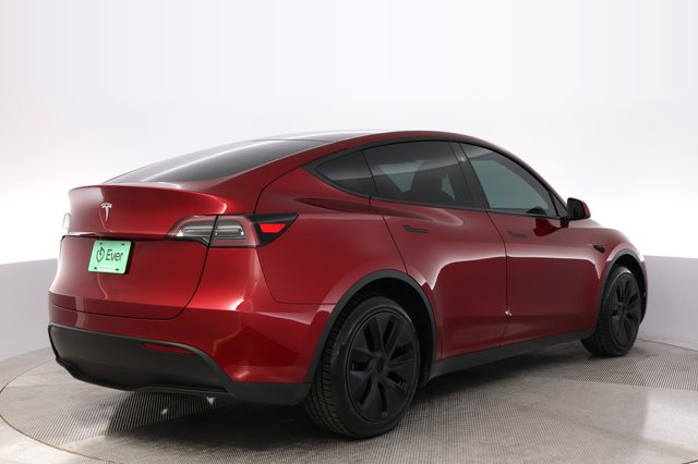 2024 Tesla Model Y — photo 2 of 23