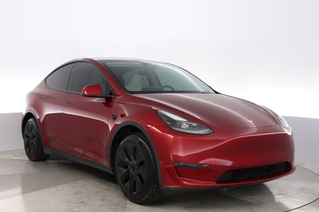 2024 Tesla Model Y — photo 10 of 23