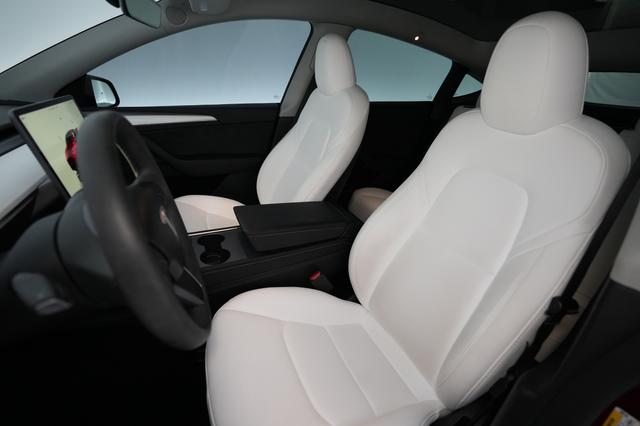 2024 Tesla Model Y — photo 3 of 23
