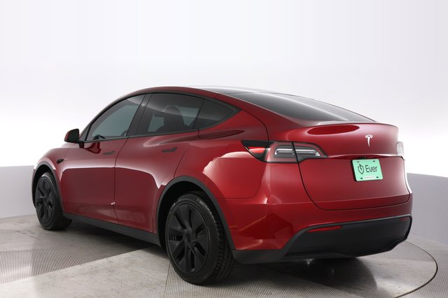 2024 Tesla Model Y — photo 13 of 23