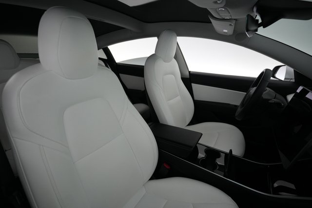 2020 Tesla Model 3 — photo 18 of 25