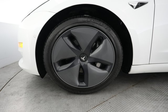 2020 Tesla Model 3 — photo 15 of 25