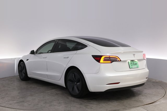 2020 Tesla Model 3 — photo 13 of 25