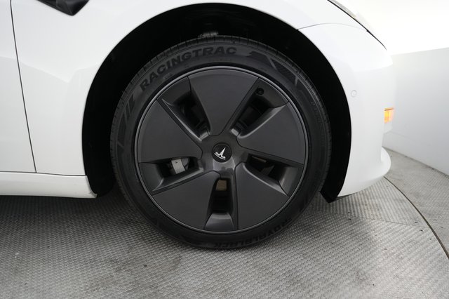 2021 Tesla Model 3 — photo 16 of 24