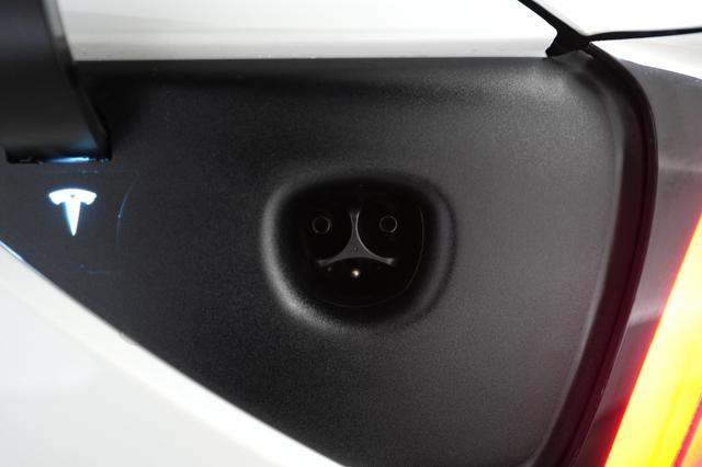 2021 Tesla Model 3 — photo 8 of 24