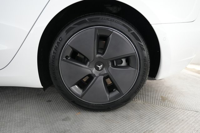 2021 Tesla Model 3 — photo 7 of 24