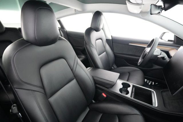 2021 Tesla Model 3 — photo 18 of 24