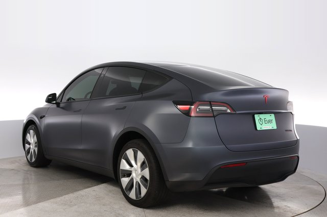 2023 Tesla Model Y — photo 13 of 24