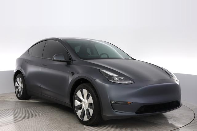 2023 Tesla Model Y — photo 10 of 24