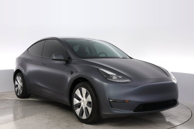 2023 Tesla Model Y — photo 10 of 24