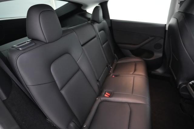 2023 Tesla Model Y — photo 4 of 24