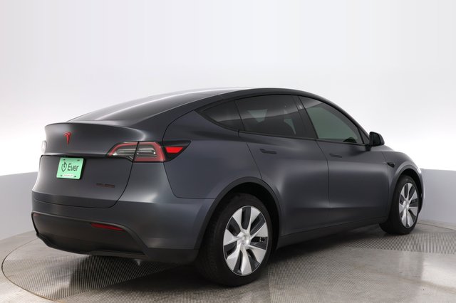 2023 Tesla Model Y — photo 2 of 24