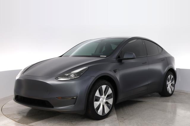 2023 Tesla Model Y — VIN 7SAYGDEE2PF860040