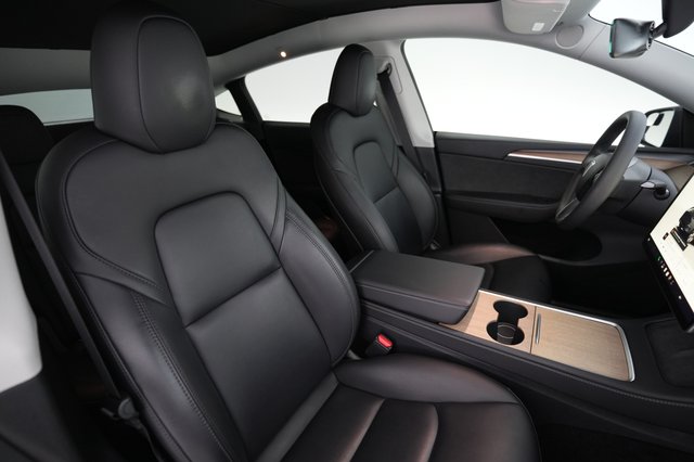 2023 Tesla Model Y — photo 18 of 24