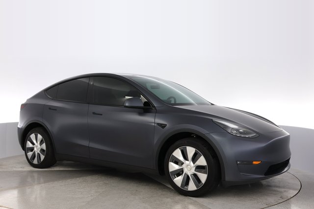 2023 Tesla Model Y — photo 11 of 24