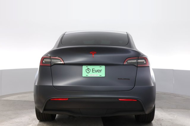 2023 Tesla Model Y — photo 12 of 24