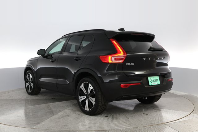 2023 Volvo XC40 Recharge — photo 12 of 30