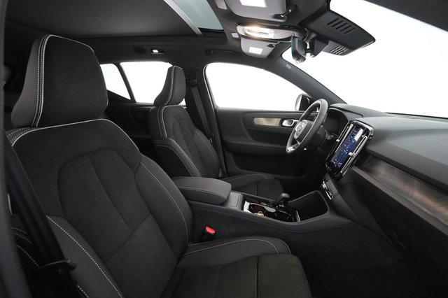 2023 Volvo XC40 Recharge — photo 21 of 30