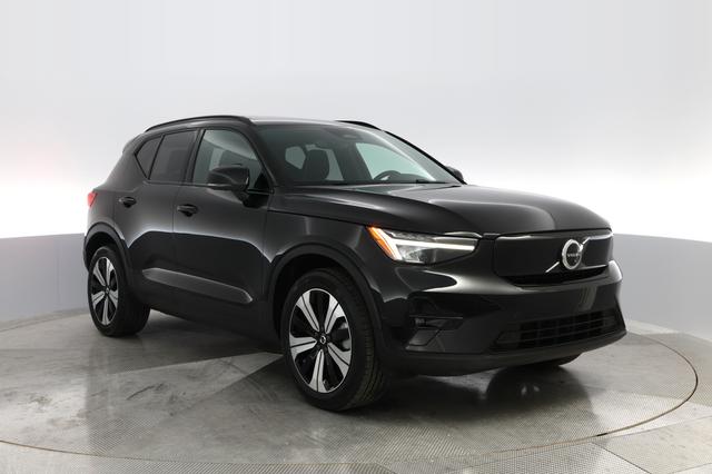 2023 Volvo XC40 Recharge — photo 8 of 30