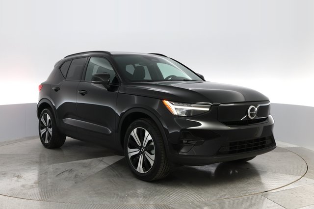 2023 Volvo XC40 Recharge — photo 8 of 30