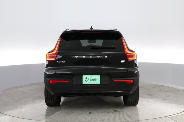 2023 Volvo XC40 Recharge — photo 11 of 30