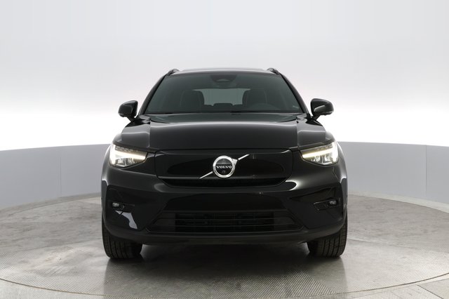 2023 Volvo XC40 Recharge — photo 7 of 30
