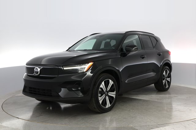 2023 Volvo XC40 Recharge — photo 6 of 30