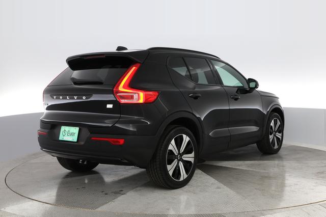 2023 Volvo XC40 Recharge — photo 10 of 30