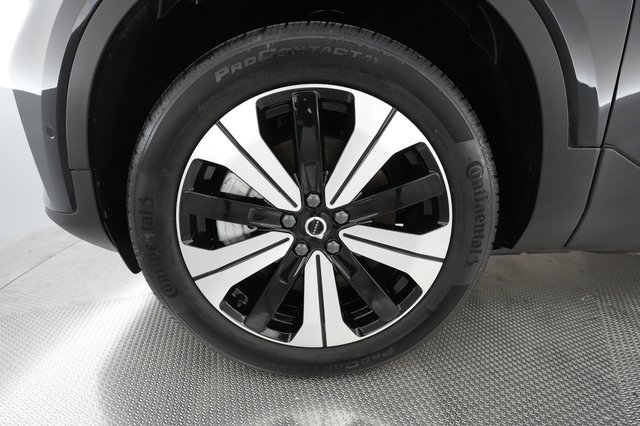 2023 Volvo XC40 Recharge — photo 14 of 30