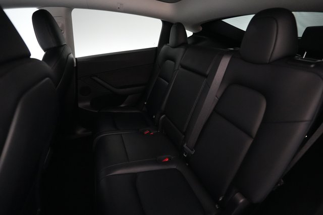 2025 Tesla Model Y — photo 19 of 25